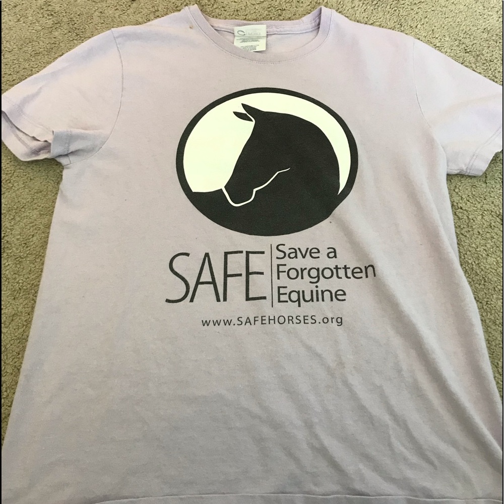 Light purple horse t-shirt